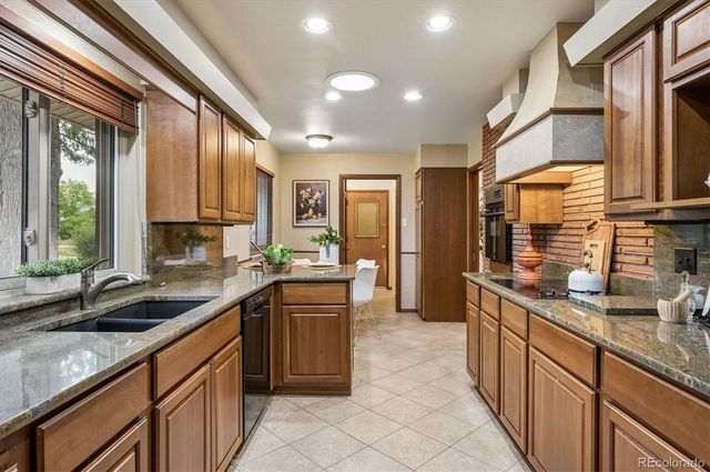 1860 Willow Lane, Lakewood, CO 80215