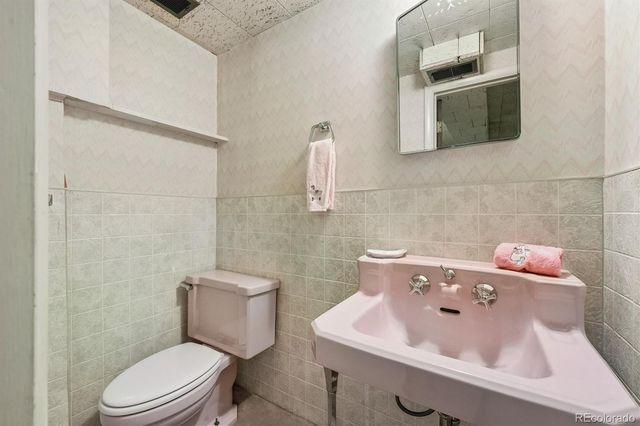 1860 Willow Lane, Lakewood, CO 80215