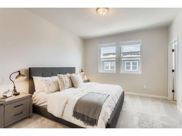 2817 Bear Springs Cir, Longmont, CO 80503