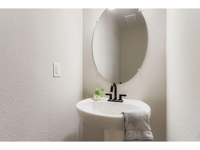 2817 Bear Springs Cir, Longmont, CO 80503