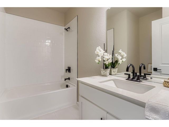 2817 Bear Springs Cir, Longmont, CO 80503