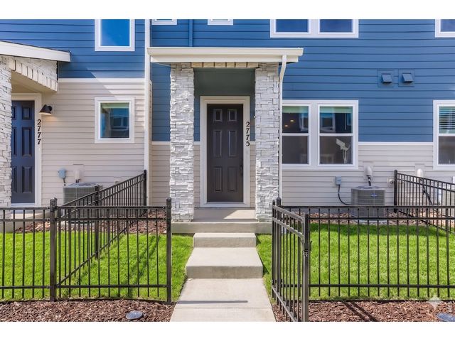 2817 Bear Springs Cir, Longmont, CO 80503