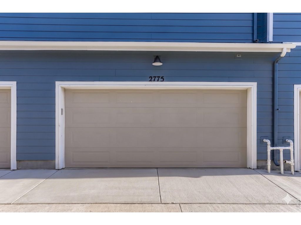 2817 Bear Springs Cir, Longmont, CO 80503