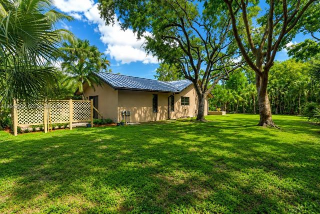19120 SW 270th St, Homestead, FL 33031