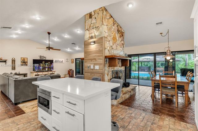 19120 SW 270th St, Homestead, FL 33031