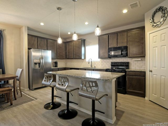 144 FABARM LN, San Antonio, TX 78130