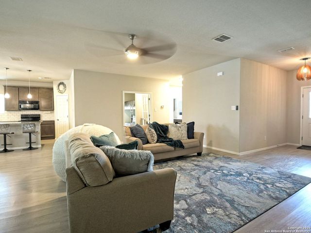 144 FABARM LN, San Antonio, TX 78130