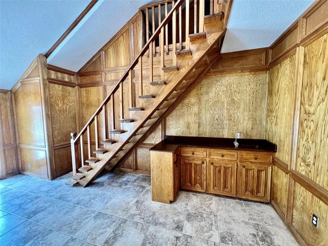 1602 Yokley RD, Rockdale, TX 76567