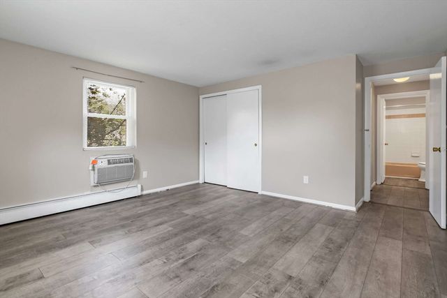 9 Cross St 7, Chelmsford, MA 01863