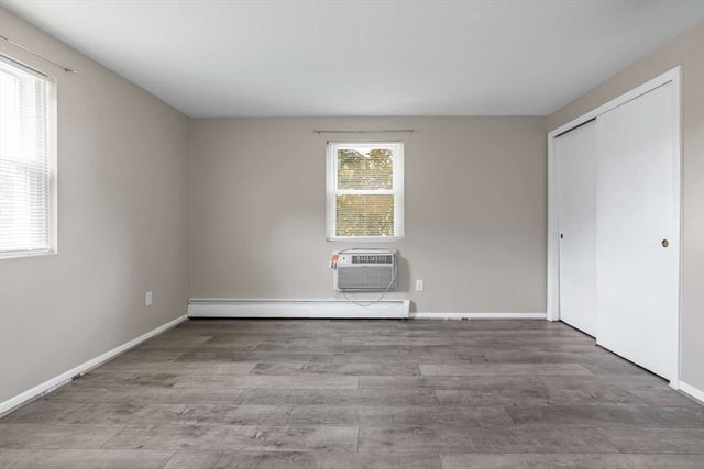9 Cross St 7, Chelmsford, MA 01863
