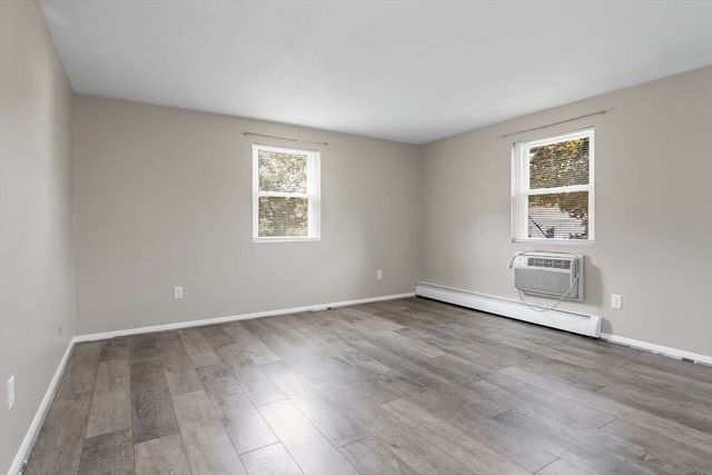 9 Cross St 7, Chelmsford, MA 01863