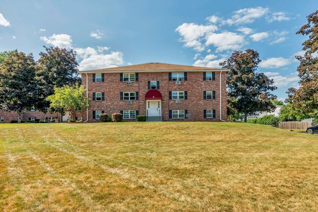 9 Cross St 7, Chelmsford, MA 01863