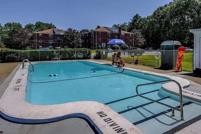 9 Cross St 7, Chelmsford, MA 01863