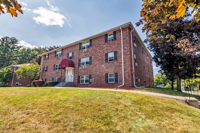 9 Cross St 7, Chelmsford, MA 01863