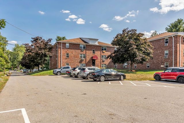 9 Cross St 7, Chelmsford, MA 01863