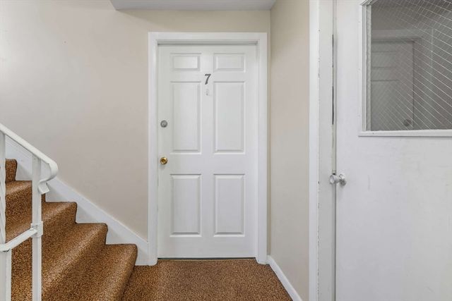 9 Cross St 7, Chelmsford, MA 01863