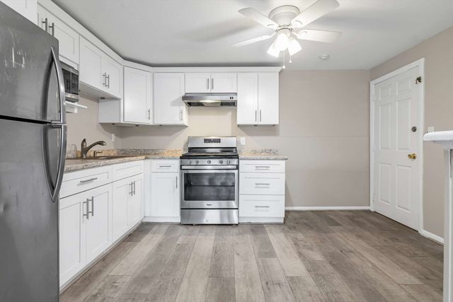 9 Cross St 7, Chelmsford, MA 01863