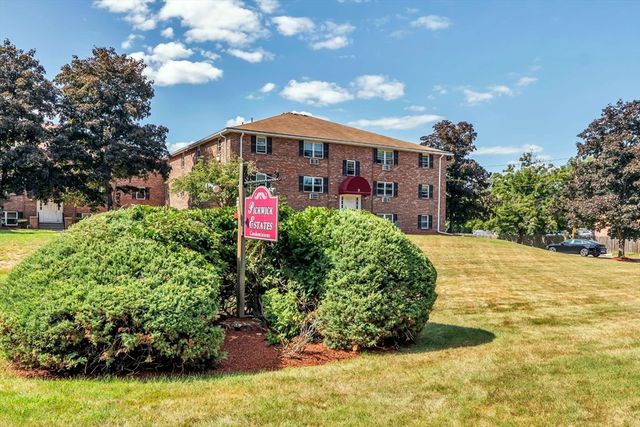 9 Cross St 7, Chelmsford, MA 01863