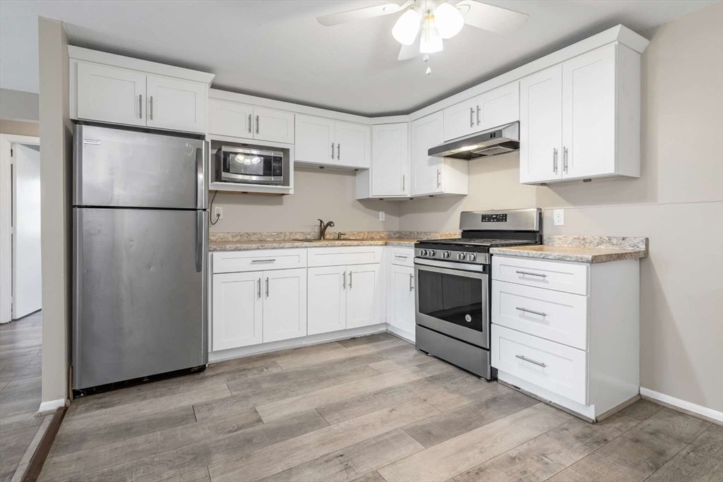 9 Cross St 7, Chelmsford, MA 01863