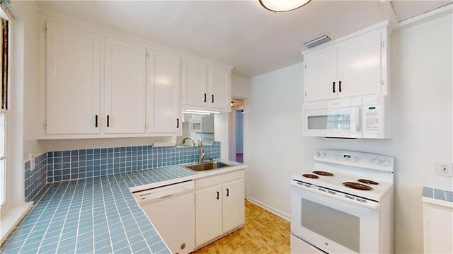 15 Princess Anne Road, Mobile, AL 36608