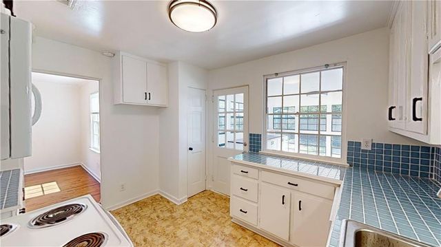 15 Princess Anne Road, Mobile, AL 36608