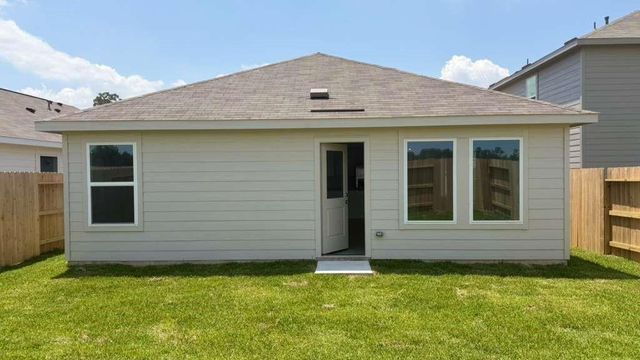 20050 White Dove Tr, Crosby, TX 77532
