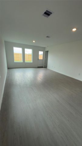 20050 White Dove Tr, Crosby, TX 77532