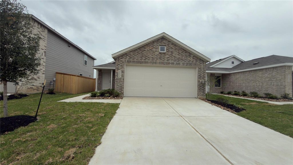 20050 White Dove Tr, Crosby, TX 77532