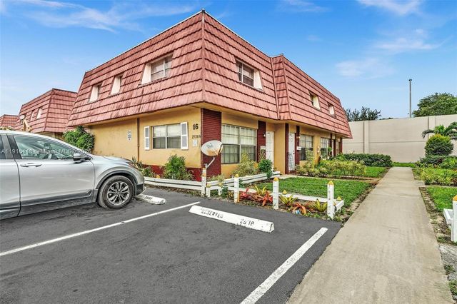 2580 NW 52nd Ave C16, Lauderhill, FL 33313