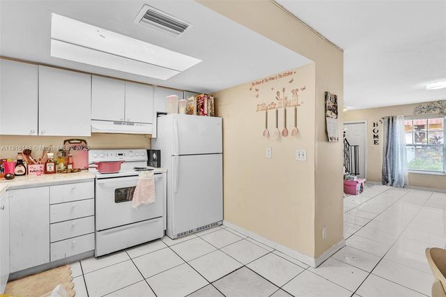 2580 NW 52nd Ave C16, Lauderhill, FL 33313