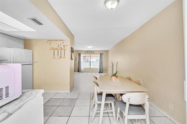 2580 NW 52nd Ave C16, Lauderhill, FL 33313