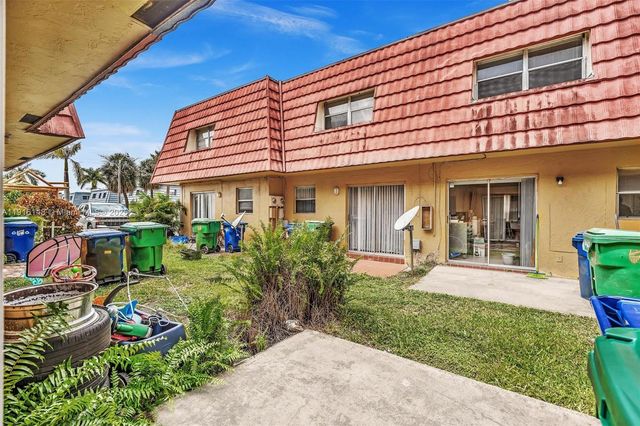 2580 NW 52nd Ave C16, Lauderhill, FL 33313