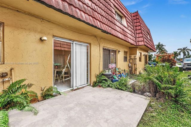 2580 NW 52nd Ave C16, Lauderhill, FL 33313