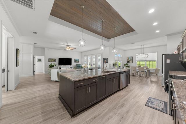 2065 NW 79TH LOOP, Ocala, FL 34475
