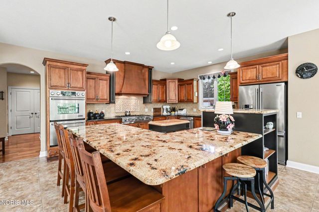 3401 Swan Ridge Lane, Maumee, OH 43537