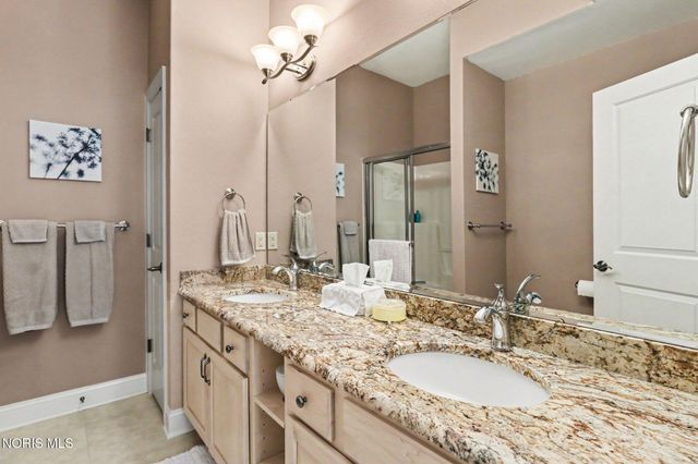 3401 Swan Ridge Lane, Maumee, OH 43537