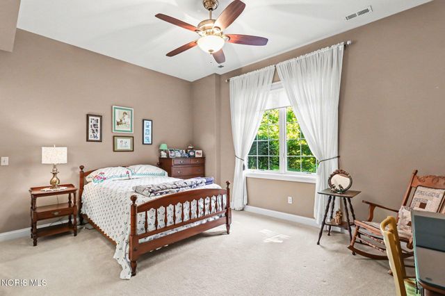 3401 Swan Ridge Lane, Maumee, OH 43537