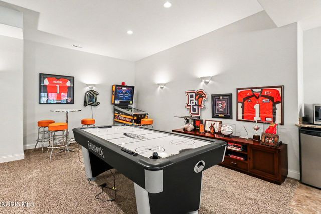 3401 Swan Ridge Lane, Maumee, OH 43537