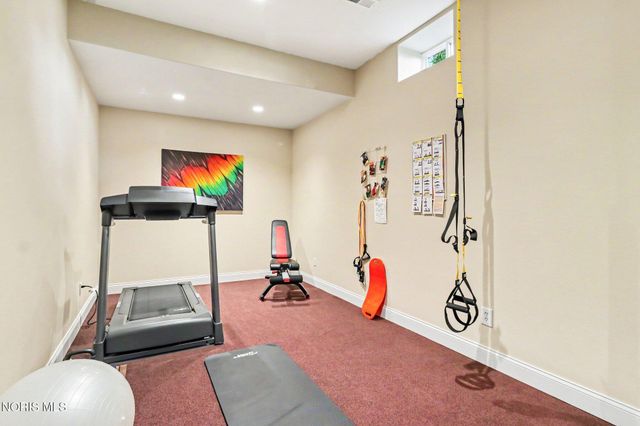 3401 Swan Ridge Lane, Maumee, OH 43537