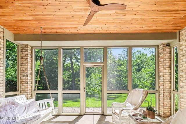 3401 Swan Ridge Lane, Maumee, OH 43537