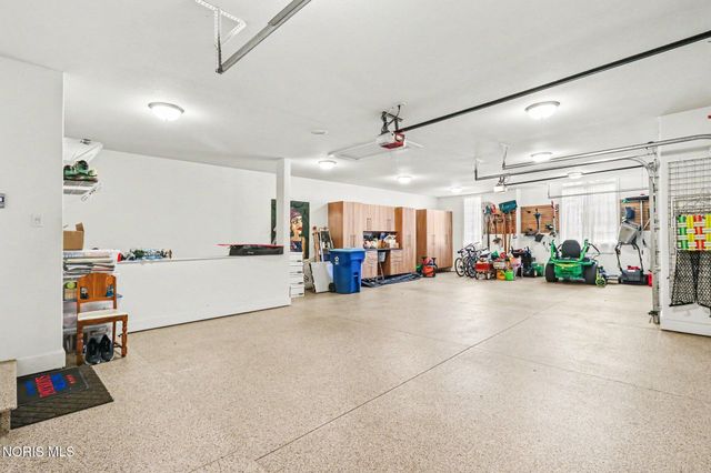 3401 Swan Ridge Lane, Maumee, OH 43537