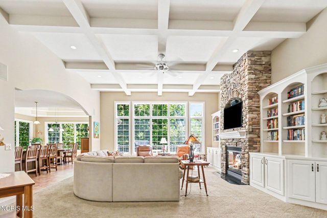 3401 Swan Ridge Lane, Maumee, OH 43537