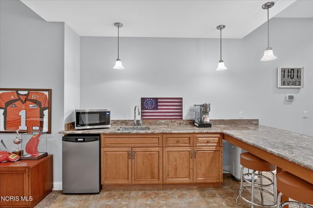 3401 Swan Ridge Lane, Maumee, OH 43537