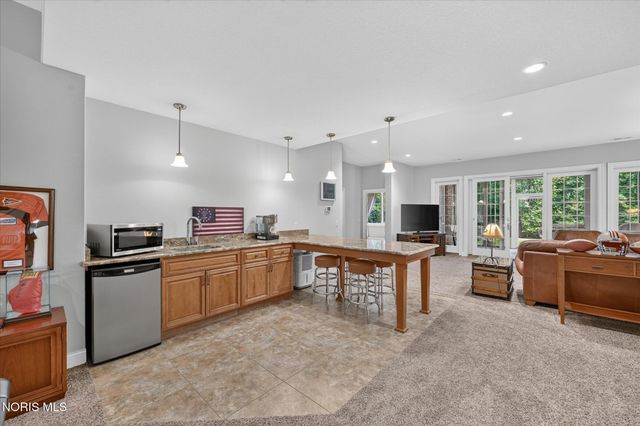 3401 Swan Ridge Lane, Maumee, OH 43537
