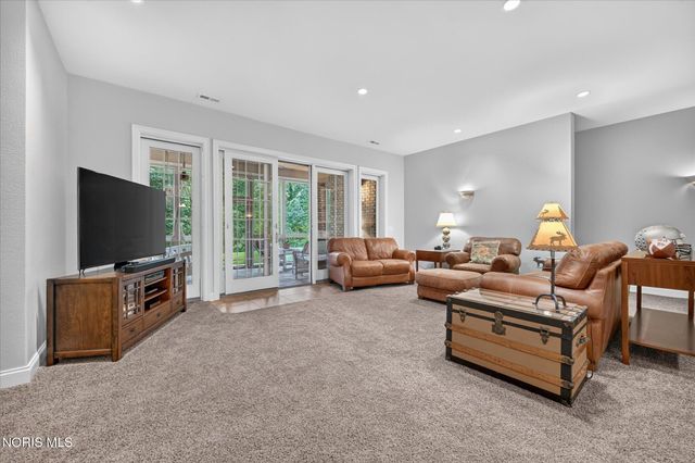 3401 Swan Ridge Lane, Maumee, OH 43537