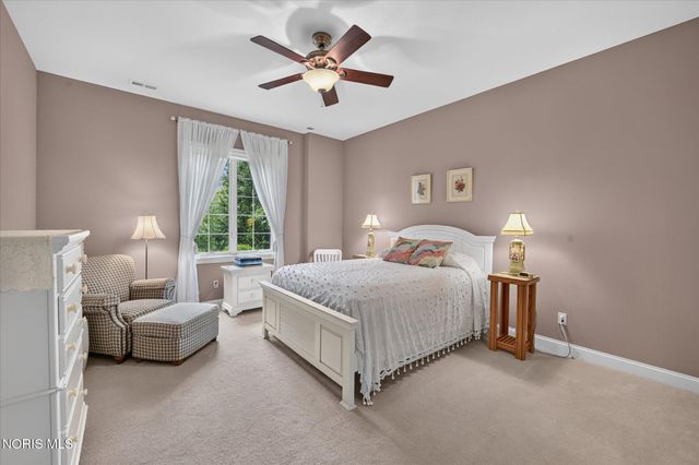 3401 Swan Ridge Lane, Maumee, OH 43537