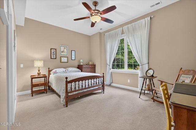 3401 Swan Ridge Lane, Maumee, OH 43537