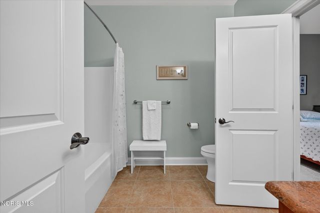 3401 Swan Ridge Lane, Maumee, OH 43537