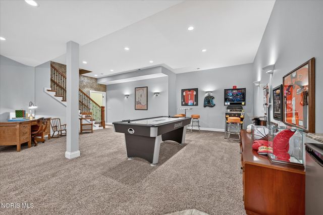 3401 Swan Ridge Lane, Maumee, OH 43537