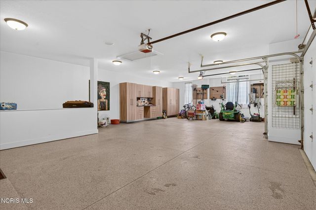 3401 Swan Ridge Lane, Maumee, OH 43537